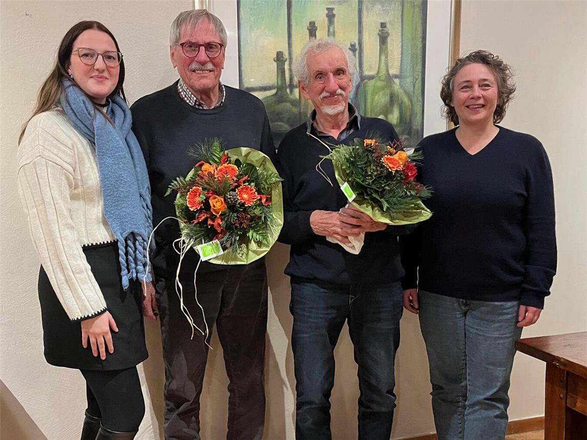 Ehrung für 15-jährige Tätigkeit in der Touristinfo (v.r.): Charmaine Haswell, Fred Bachmann, Heinz Vink und Antonia Pieper. Foto: WTM