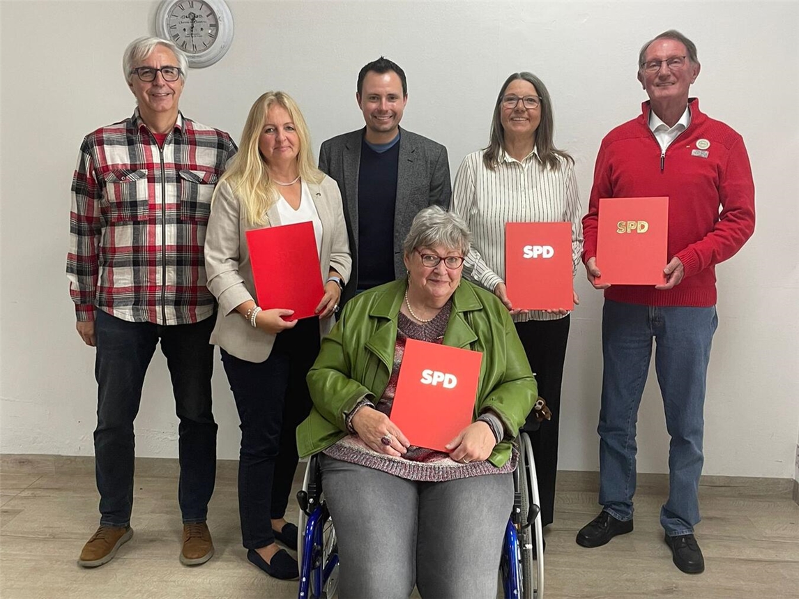 Ehrungen bei der Mitgliederversammlung: (v.l.) Norbert Thul, Carmen Holterbosch, Lars Aengenvoort, Dagmar Römer-Verberk, Vera van de Loo und Klaus Natanski.Foto: Celine Dergue