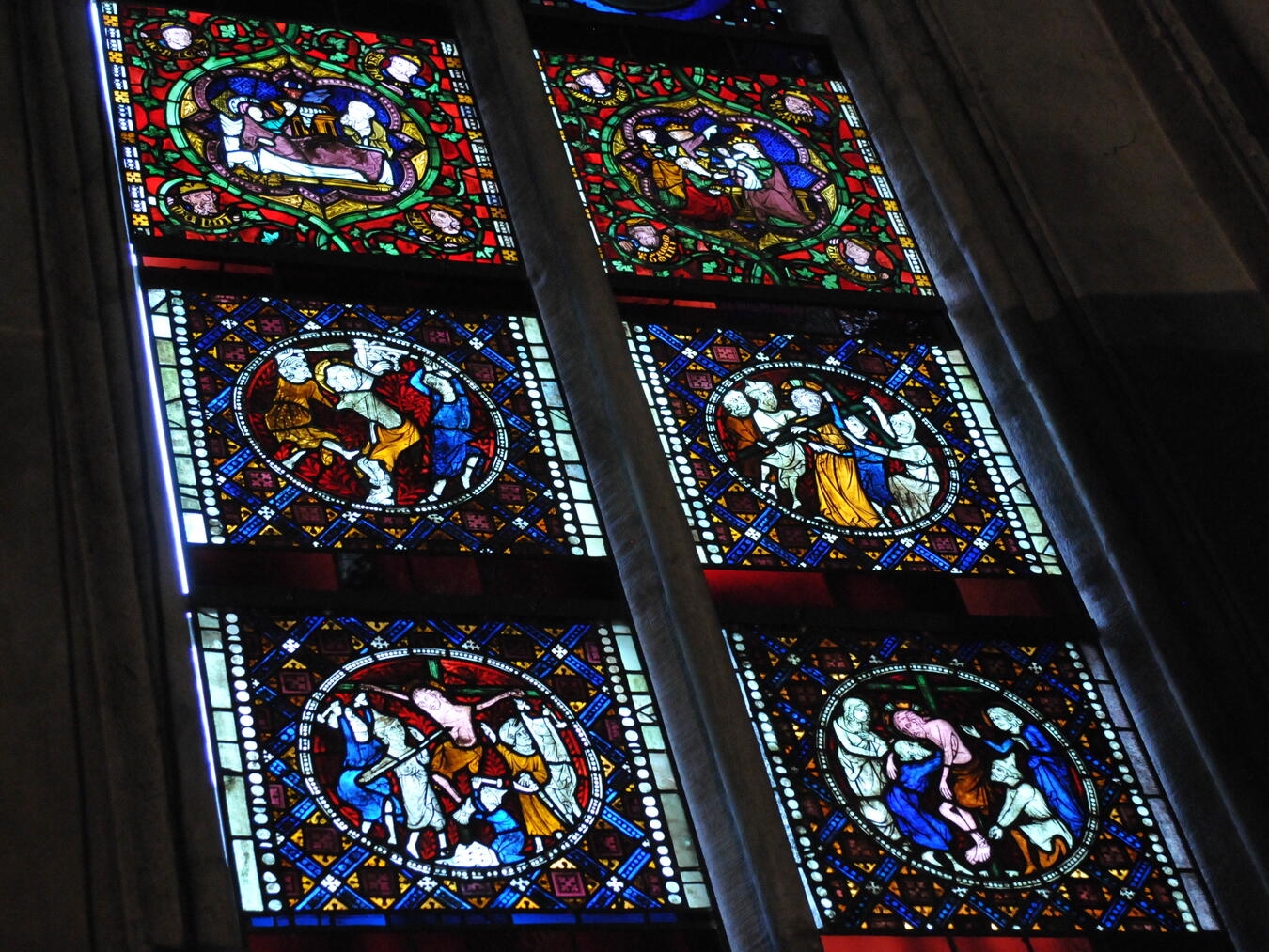 Ein Ausschnitt eines Chorfensters im Xantener Dom. vor 1311. Foto: StiftsMuseum Xanten