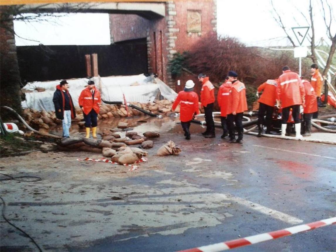 Ein Bild vom Hochwasser 1995. Foto: Feuerwehr Kleve