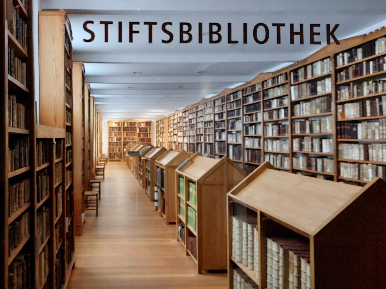 Ein Blick in die historische StiftsBibliothek. Foto: StiftsMuseum Xanten