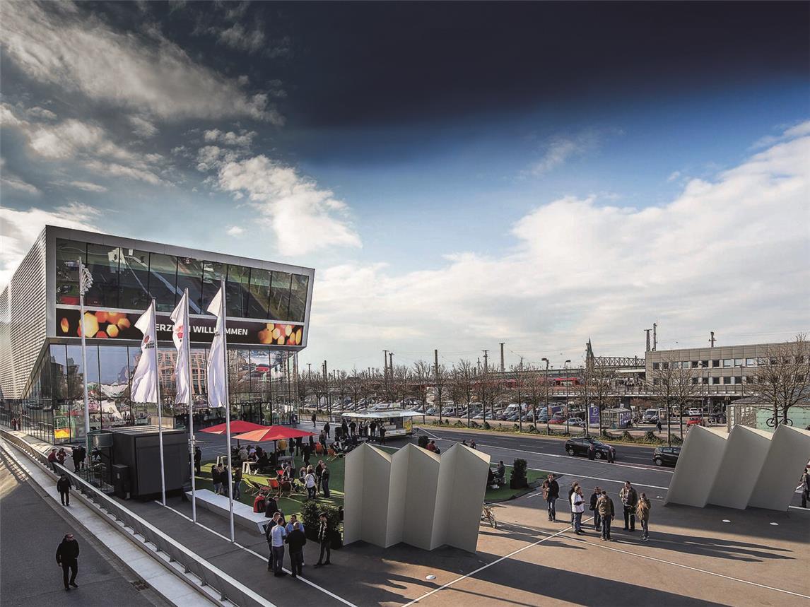 Ein buntes Ferienprogramm wartet auf die Besucher des Fußballmuseums in Dortmund. Foto: DFM/H. Angerer