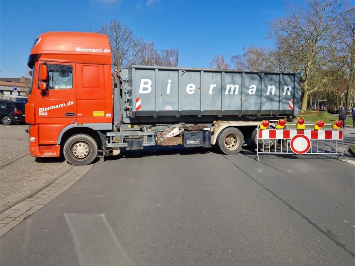Ein ganz besonderer Dank gilt in diesem Jahr der Firma Biermann, die es dem BTK möglich machten, die erforderlichen mobilen Straßensperren am Wegesrand, zu stellen. Foto: BTK