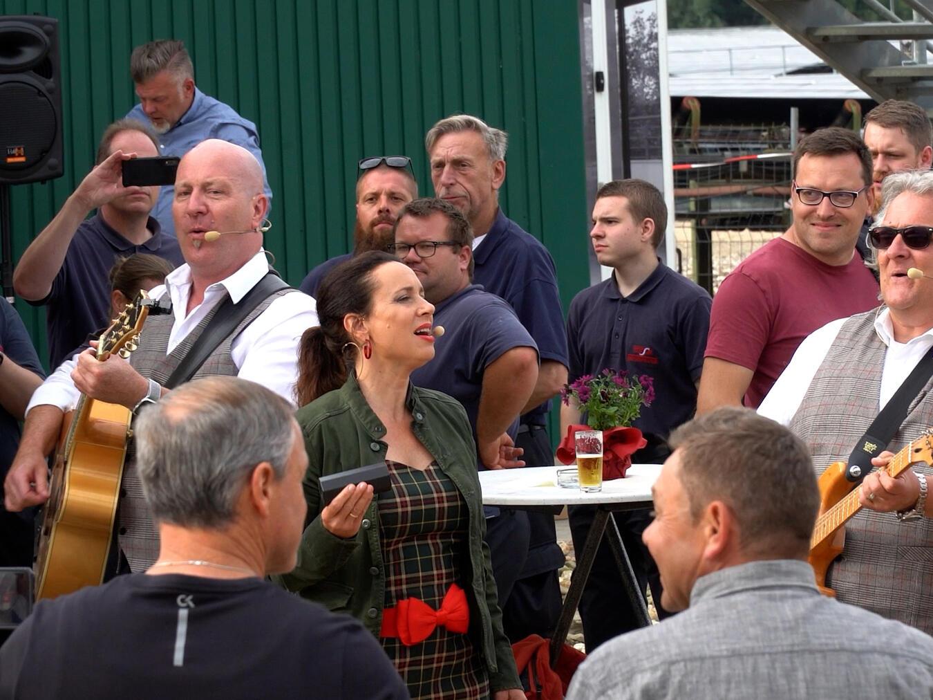 Ein gemütliches Beisammensein bei Musik. Foto: Holemans