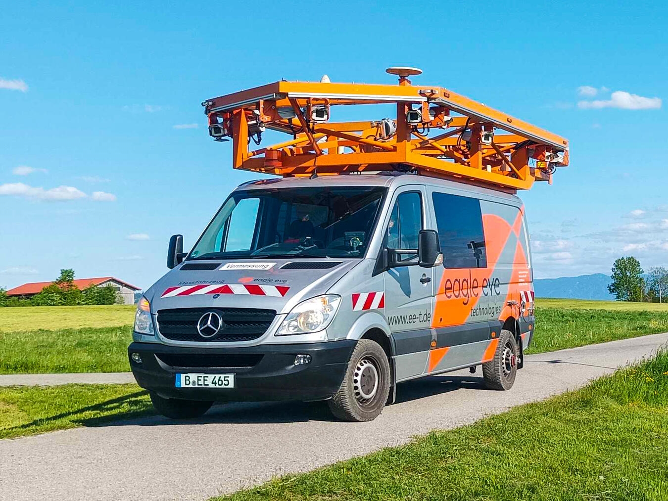 Ein High-Tech-Fahrzeug erfasst das Straßennetz für die Gemeindeverwaltung. Foto: eagle eye technologies