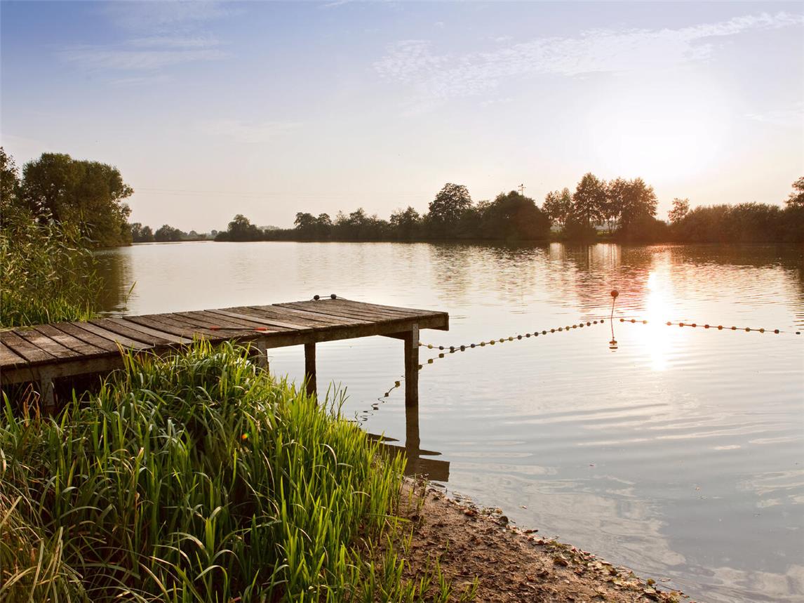 Ein Job an der Sonne: Für das Millinger Meer werden Badeaufsichten gesucht.Foto: Buckstegen/Stadt Rees