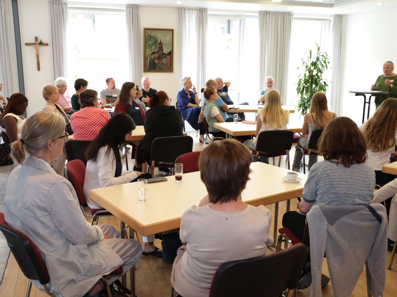 Salto Mortale, sichere Netze Ein Netzwerktreffen fand jetzt im Klever Kolpinghaus statt. Foto: privat
