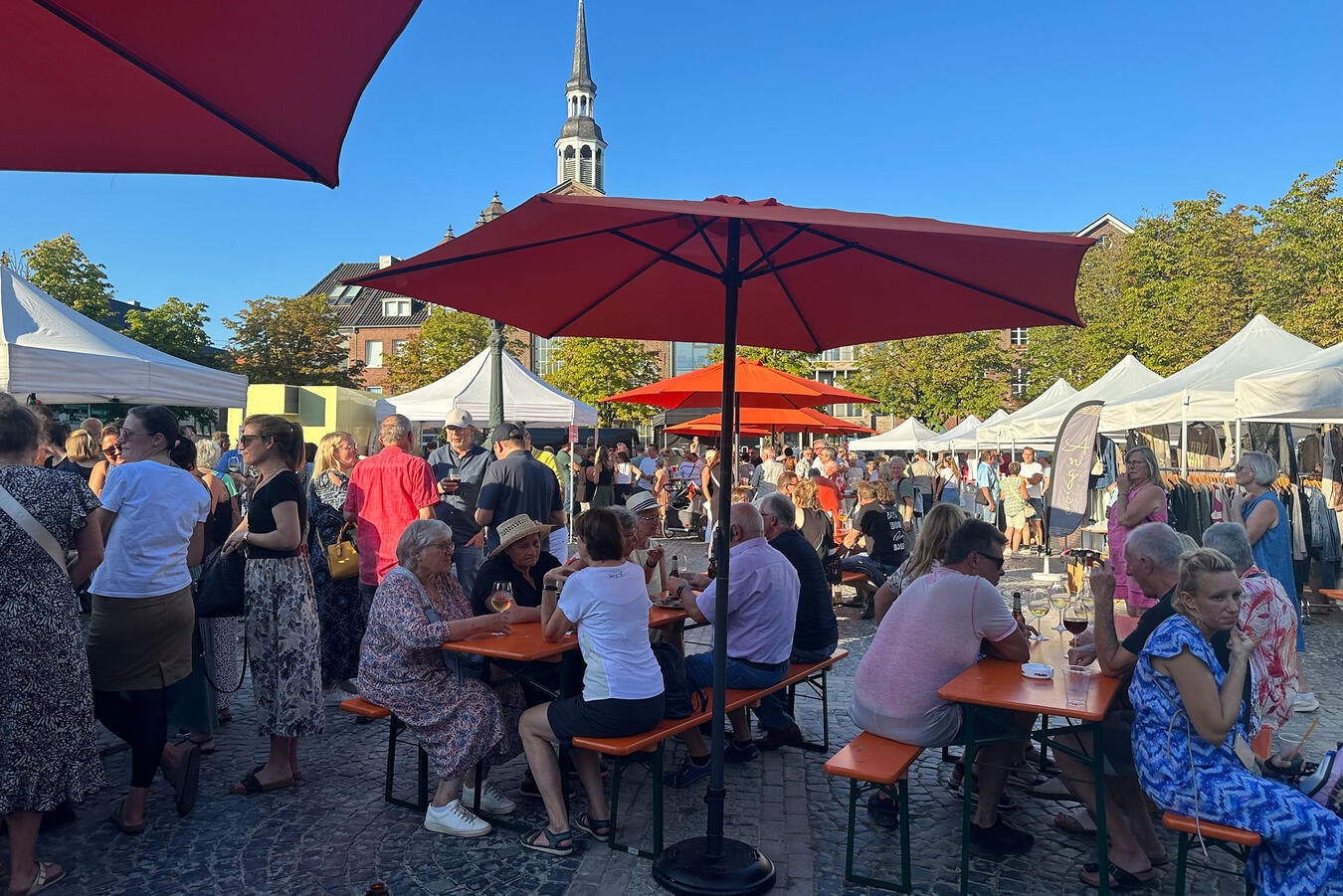 "Marktplatzfest mit buntem Programm und kulinarischen Highlights, Foto von Marie-Christin Rohnke"