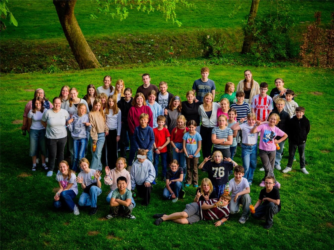 "40 Kinder genießen gemeinsames Wochenende voller Spiele und Erlebnisse in Kleve"