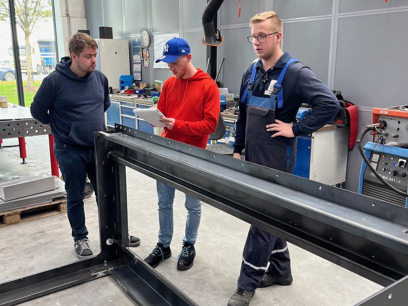 Einblicke in die Arbeitsprozesse bei Probat in Emmerich für die Studierenden der Fachschule aus Bocholt. Foto: J. Paschold/Refa Nordwest