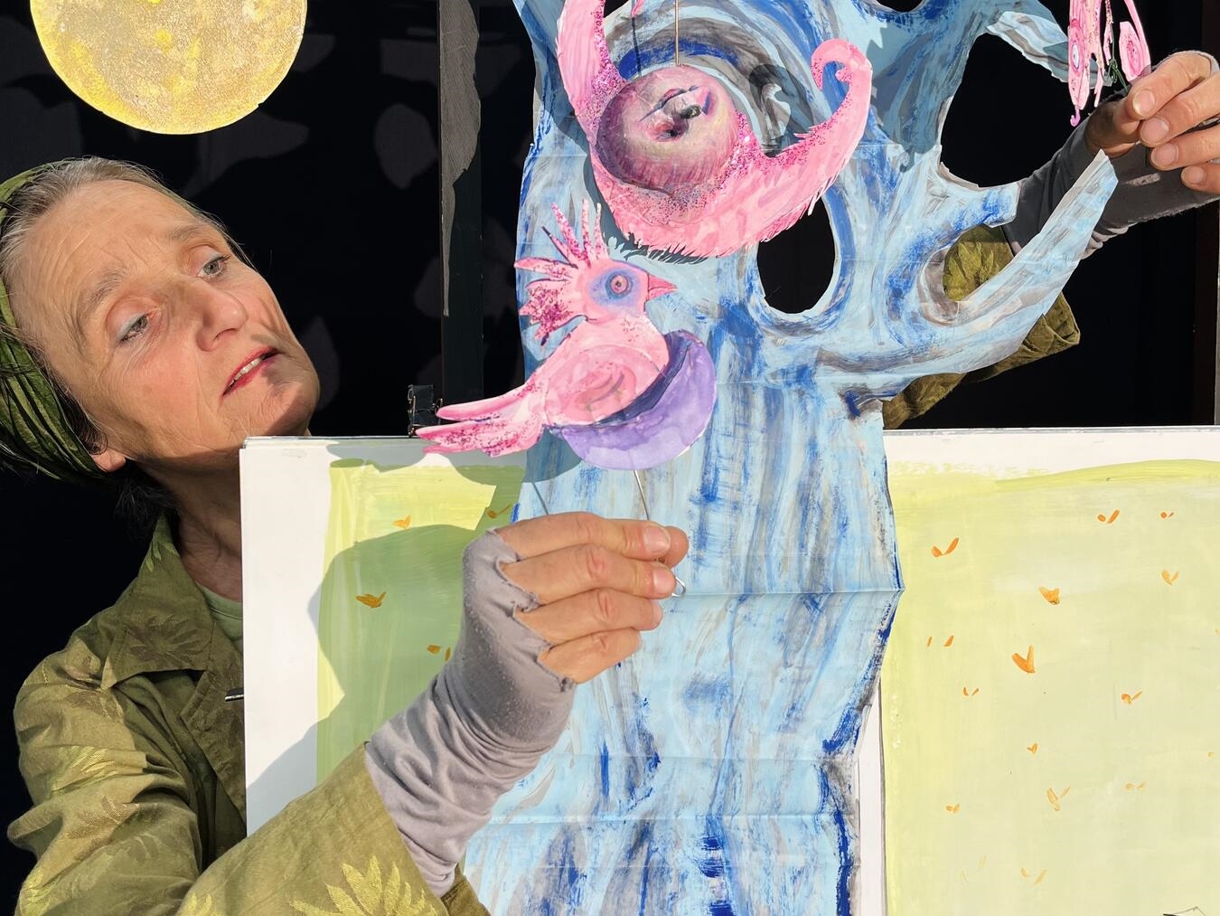 Eine Geschichte zum Thema Nachhaltigkeit ist „Vom Urwaldriesen und dem Faultier“. Foto: Figurentheater Wilde Hummel