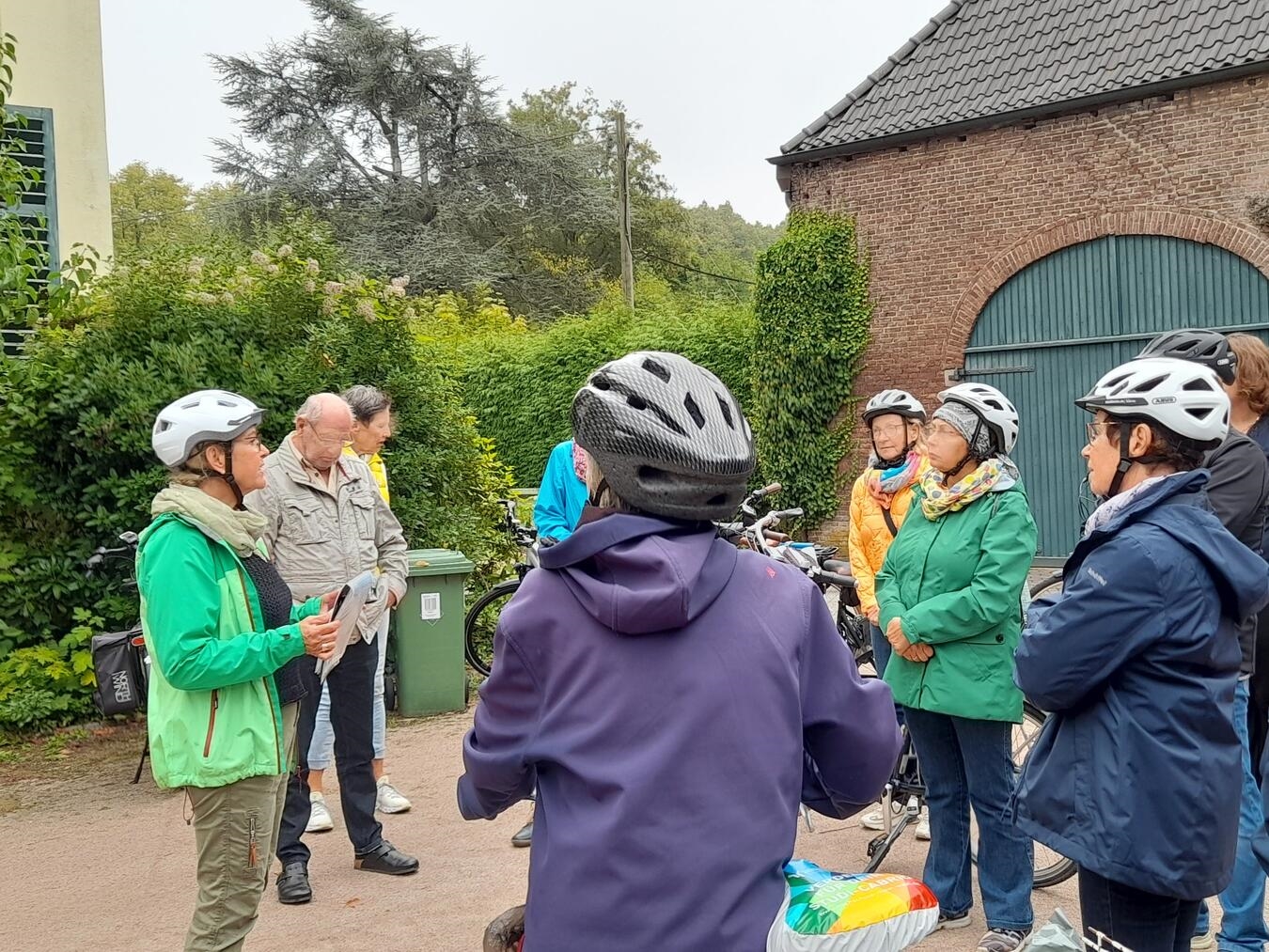 "Gruppe mit Gästeführerin Birgit van den Boom, Stadttour, Foto: WTM"