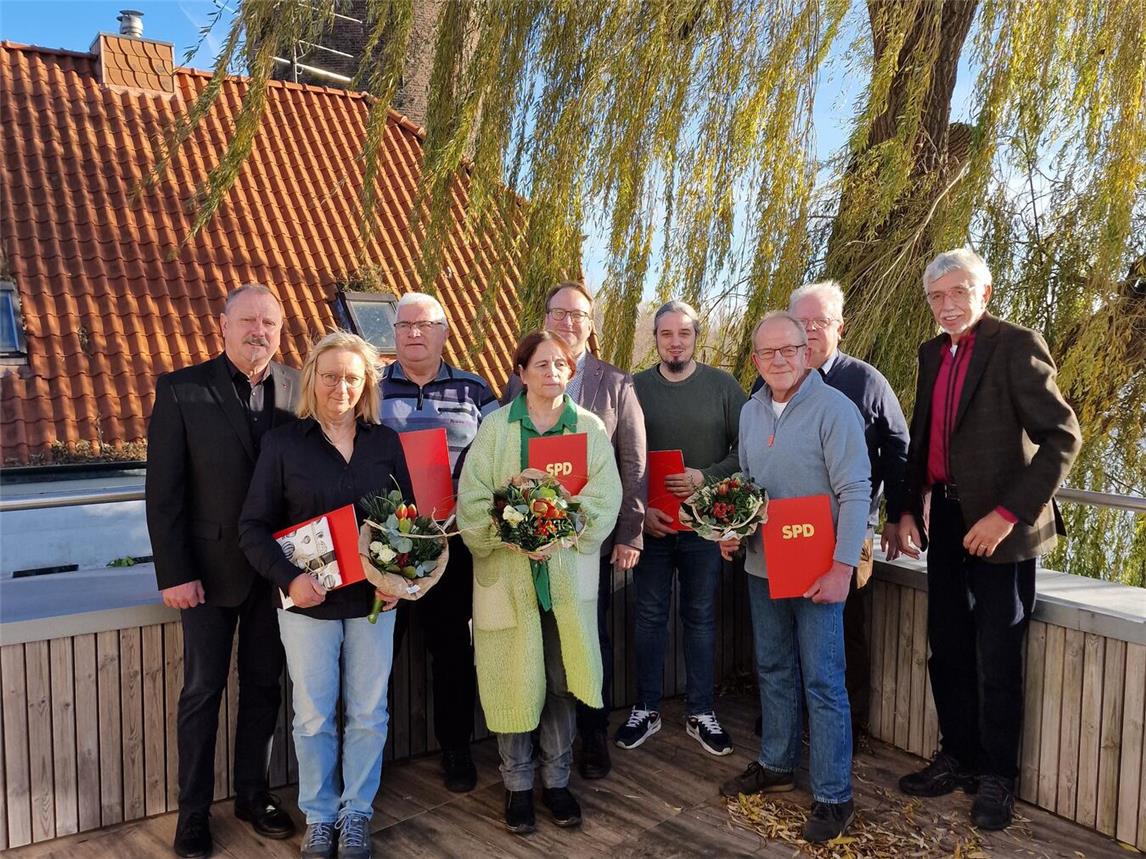 Eine Reihe von Ehrungen standen bei der SPD an. Foto: SPD Rees