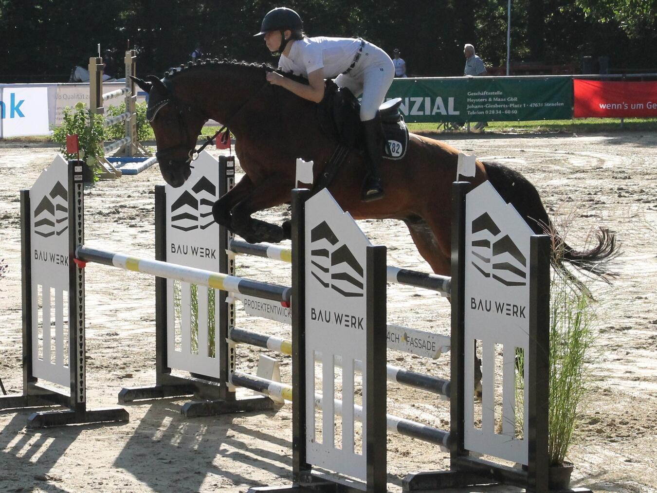 Einen anspruchsvollen Parcours mussten die Reiter in Straelen absolvieren.Foto: privat