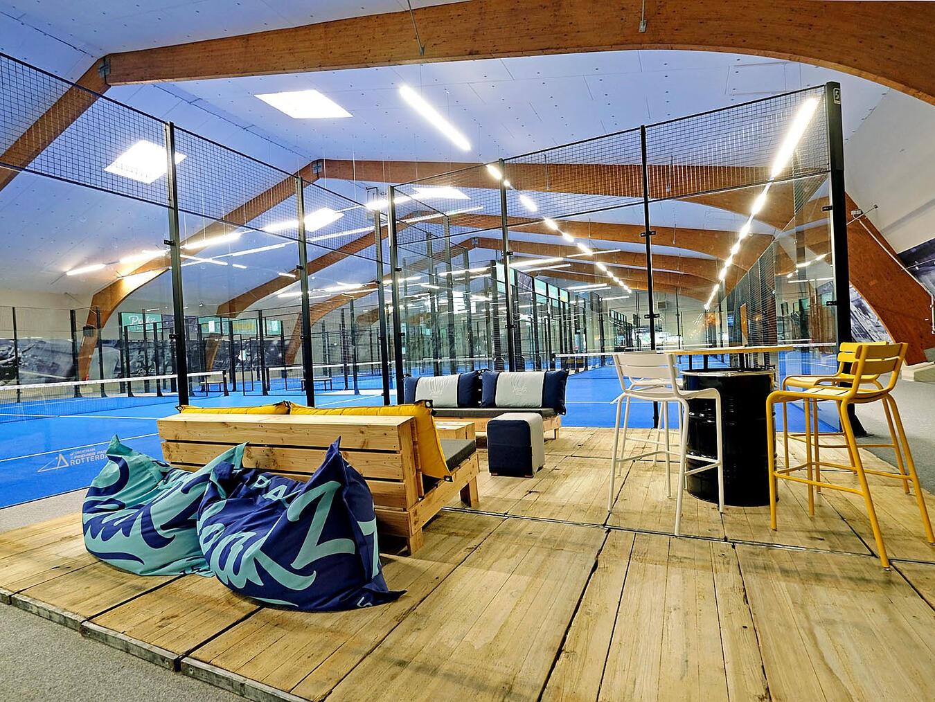 Einen Court zu mieten kostet zwischen 20 und 35 Euro pro Stunde. NN-Foto: Rüdiger Dehnen