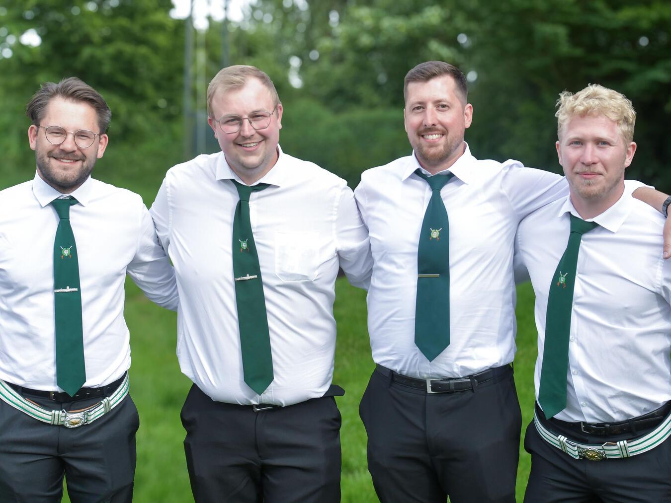 Einer aus Vier: die Bewerber um die Königswürde, Julian Ernst, Patrick Heiliger und Jens Porten, sowie der neue BSV-Schützenkönig Dominik Jansen (v. l.). NN-Foto: Gerhard Seybert