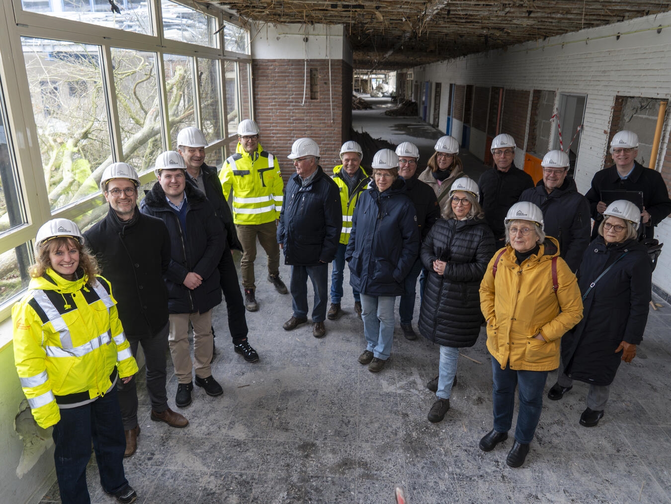 Einige Mitglieder des Gelderner Stadtrats nutzten bei einer Vor-Ort-Begehung die Gelegenheit, sich das alte Spee-Gebäude ein letztes Mal anzuschauen.Foto: Stadt Geldern/Seybert