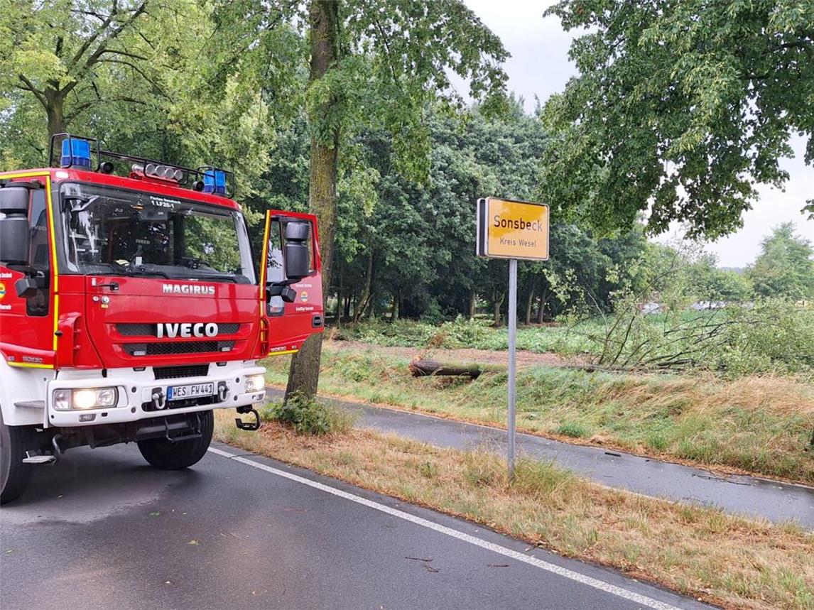 Einsatz auf der Weseler Straße. Foto: Feuerwehr Sonsbeck