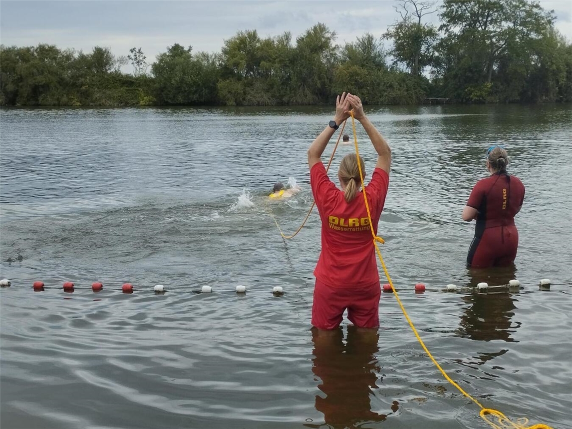 Einsatzübung am „Millinger Meer“ für die Emmericher DLRG. Foto: privat