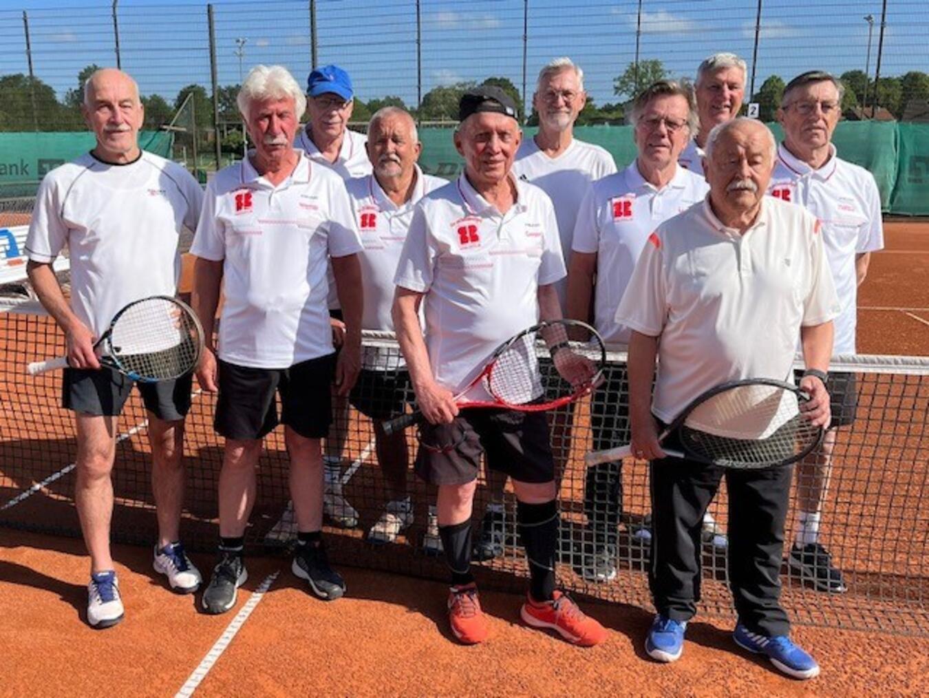 Eintracht Emmerich nimmt gleich mit zwei Tennisteams am Euregio-Turnier teil. Eintracht I startet mit dem Spiel gegen den TV Isselburg, während die Zweite beim TV Didam antritt. Foto: Privat