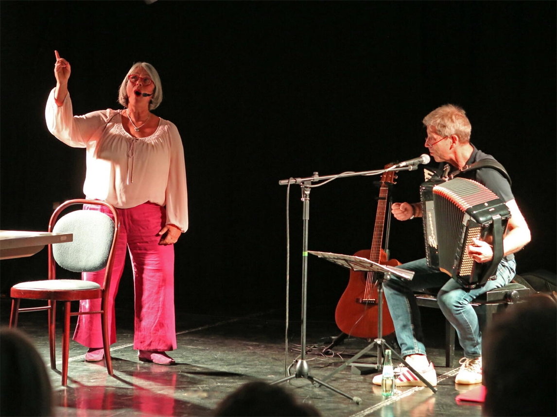 "Elisabeth Verhoeven und Hartmut Magon im mini-art Theaterbesuch"