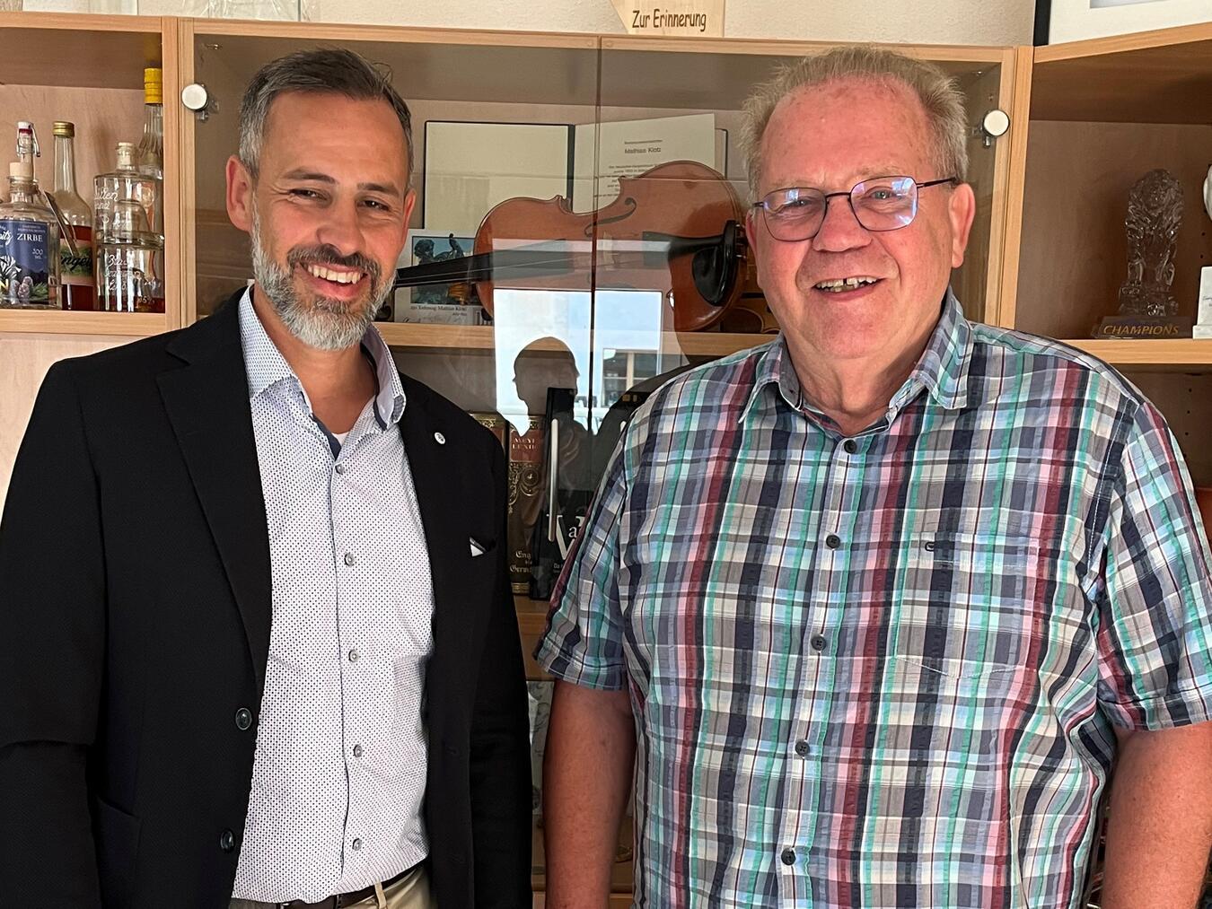 Rees: Gedankenaustausch über Haushaltsführung Enrico Corongiu und Peter Friedmann. Foto: privat