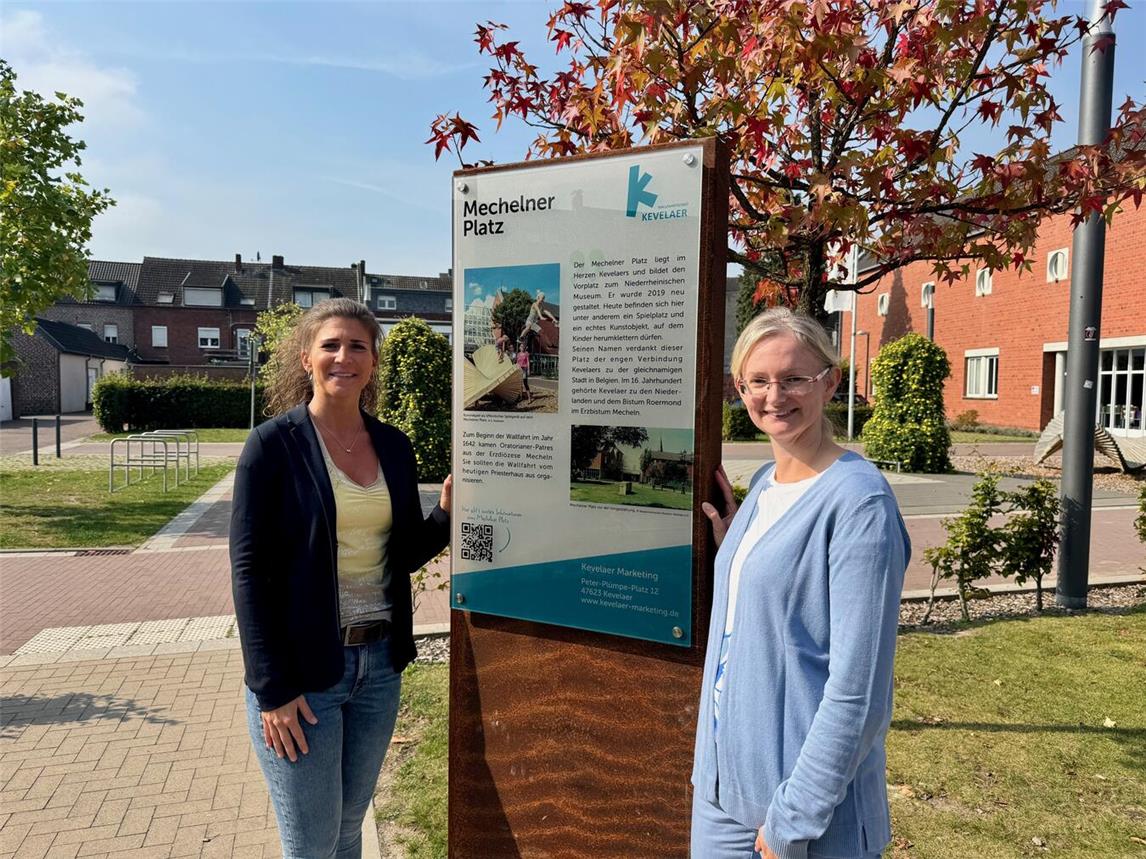 Ergänzend zu den Stelen mit berühmten Persönlichkeiten wurden jetzt auch Stelen an bekannten Plätzen in der Wallfahrtsstadt Kevelaer aufgestellt. Foto: © Wallfahrtsstadt Kevelaer