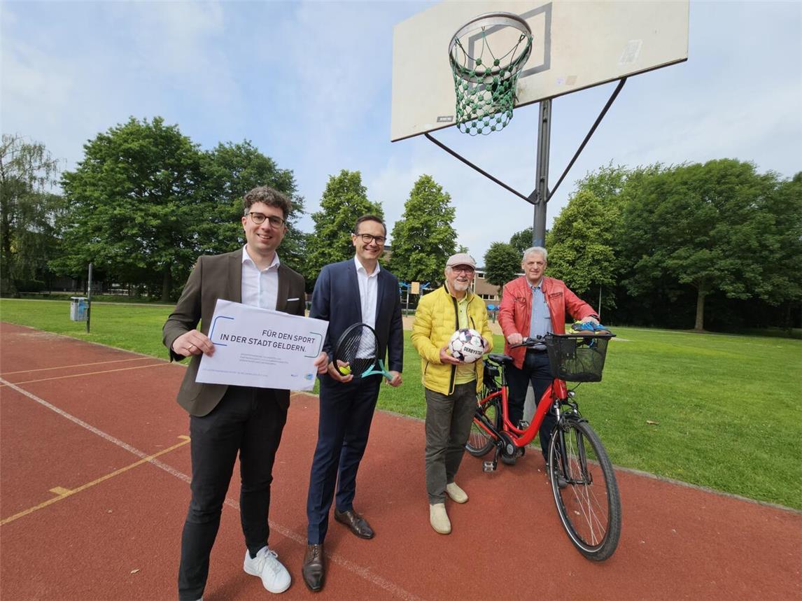 Erläuterten die Zielvereinbarung: (v.l.) Marc Schlischka, Bürgermeister Sven Kaiser, Reinhard Winkler und Helmut Holla. NN-Foto: Thomas Langer