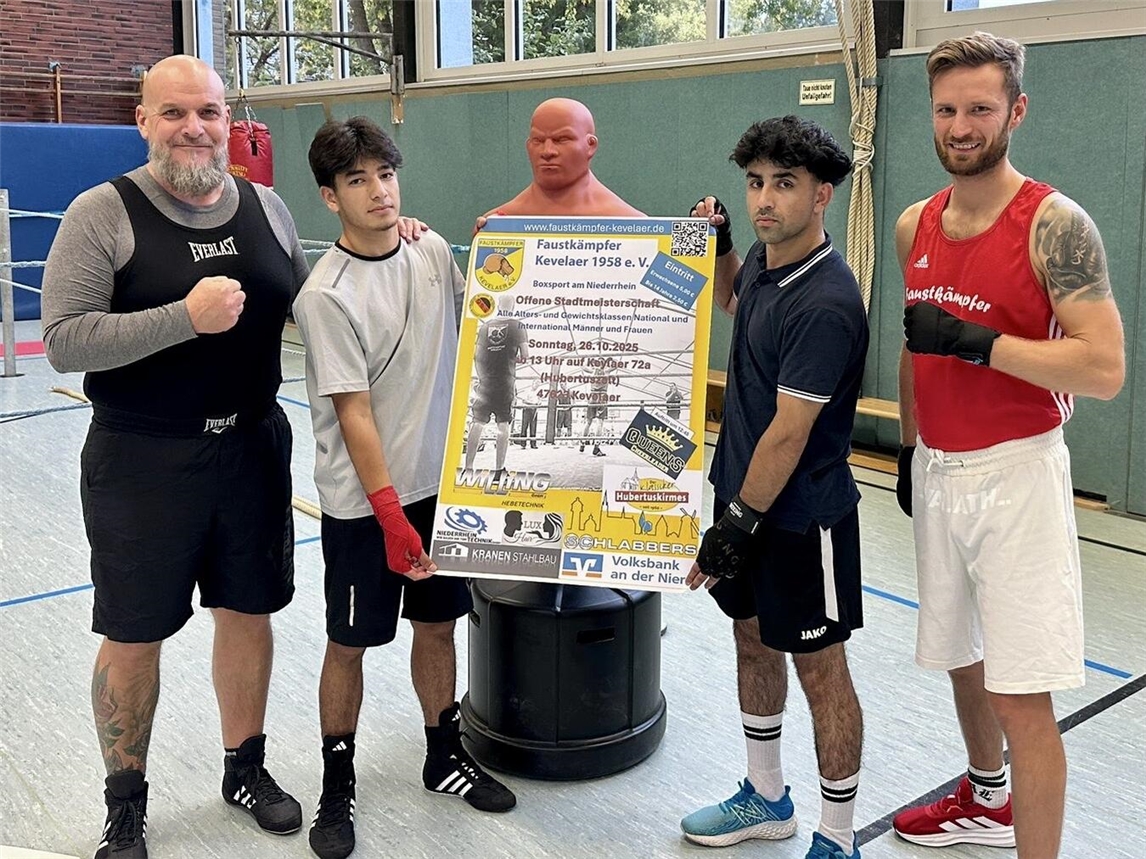 Es freuen sich auf die Veranstaltung (V.l): Frank Servas (Trainer), Arash Ashrafi, Abdulrazagh Abdullatifi und Adrian Heiser (Trainer). Foto: Privat