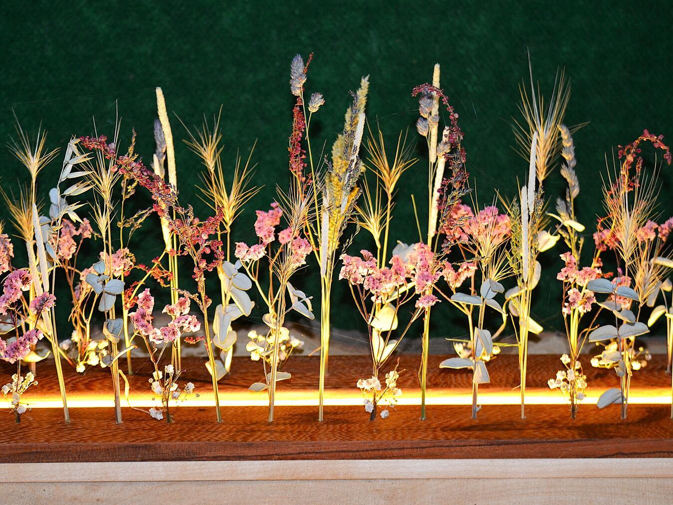 Es gibt zum Beispiel Flowerbanks mit und ohne Beleuchtung. Foto: YBY Photography