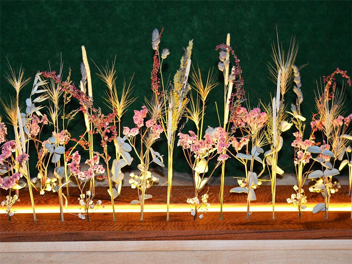 Es gibt zum Beispiel Flowerbanks mit und ohne Beleuchtung. Foto: YBY Photography