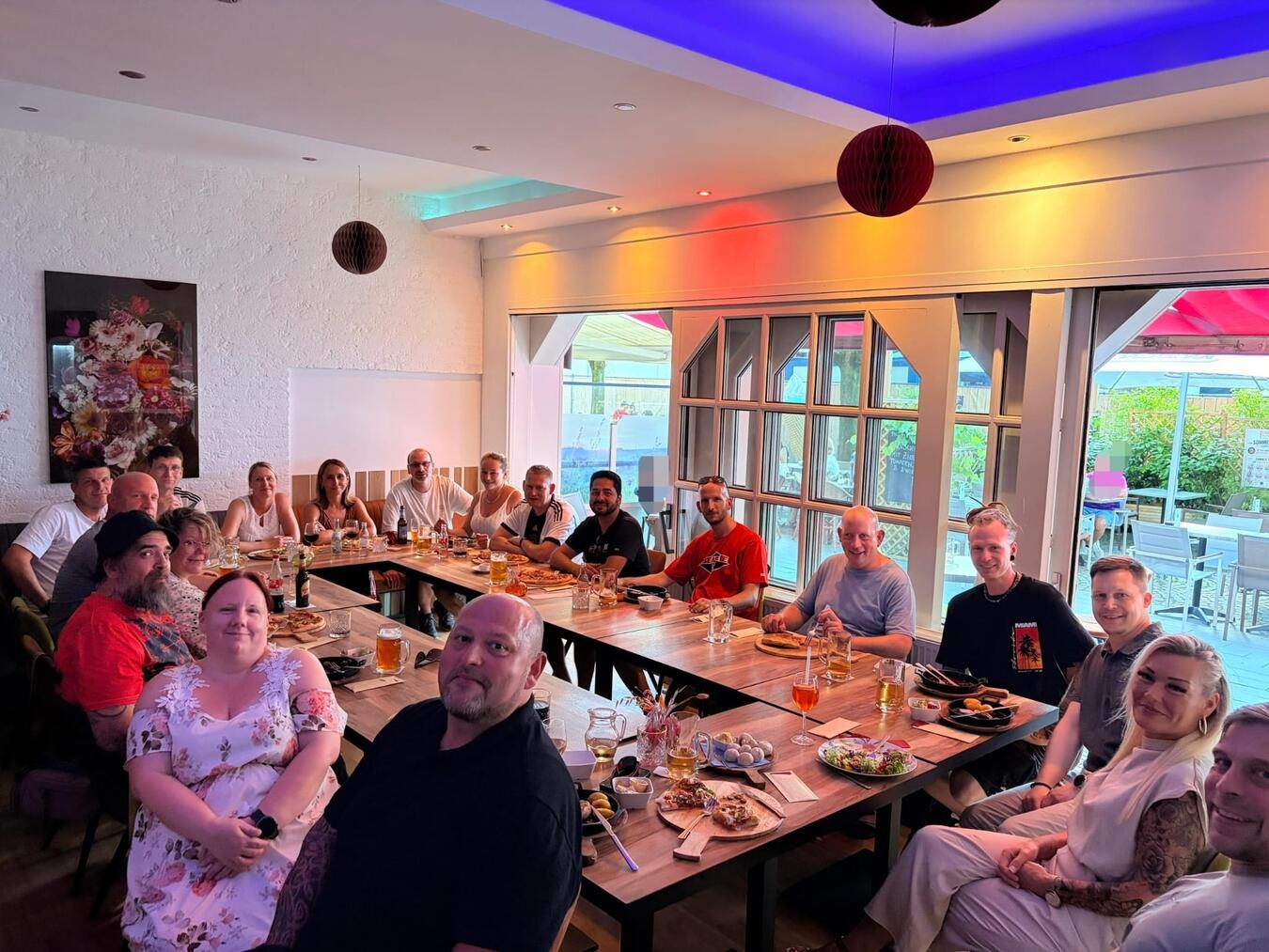 "Familienfeier mit gemeinsamen Essen und nostalgischen Gesprächen, Foto privat"