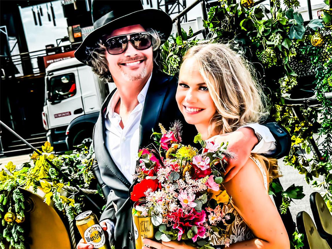 Esther Enderle und Martin Morgenstern aus Siegburg haben in der Parooka Church geheiratet. NN-Foto: Gerhard Seyber