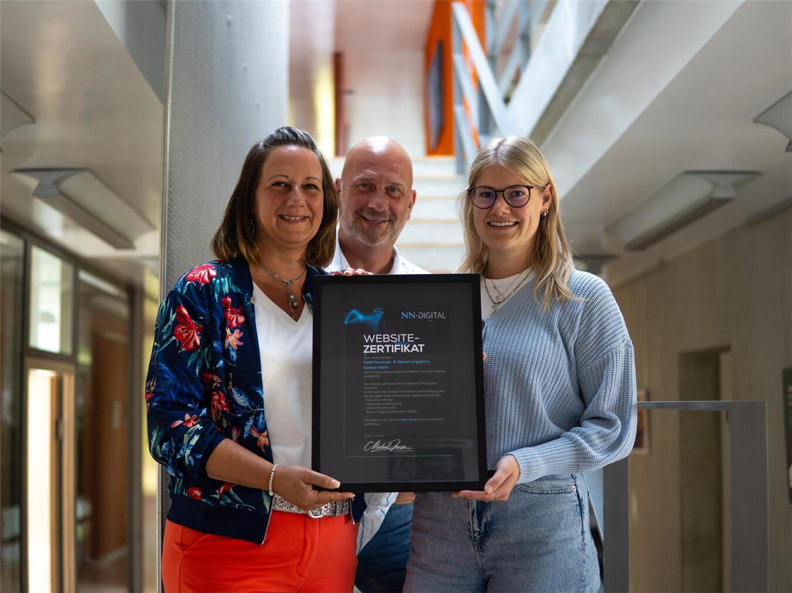 Eva van Betteray, Marketing Managerin NN-Digital (r.), mit Sabine Hahn und Alexander Juch. Foto: NN