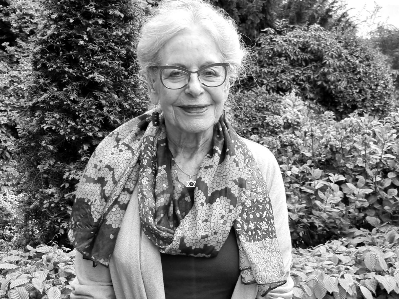 Eva Weyl erinnert bei ihrem Vortrag auch an die Geschehnisse der Pogromnnacht. Foto: Sigrid Dittrich