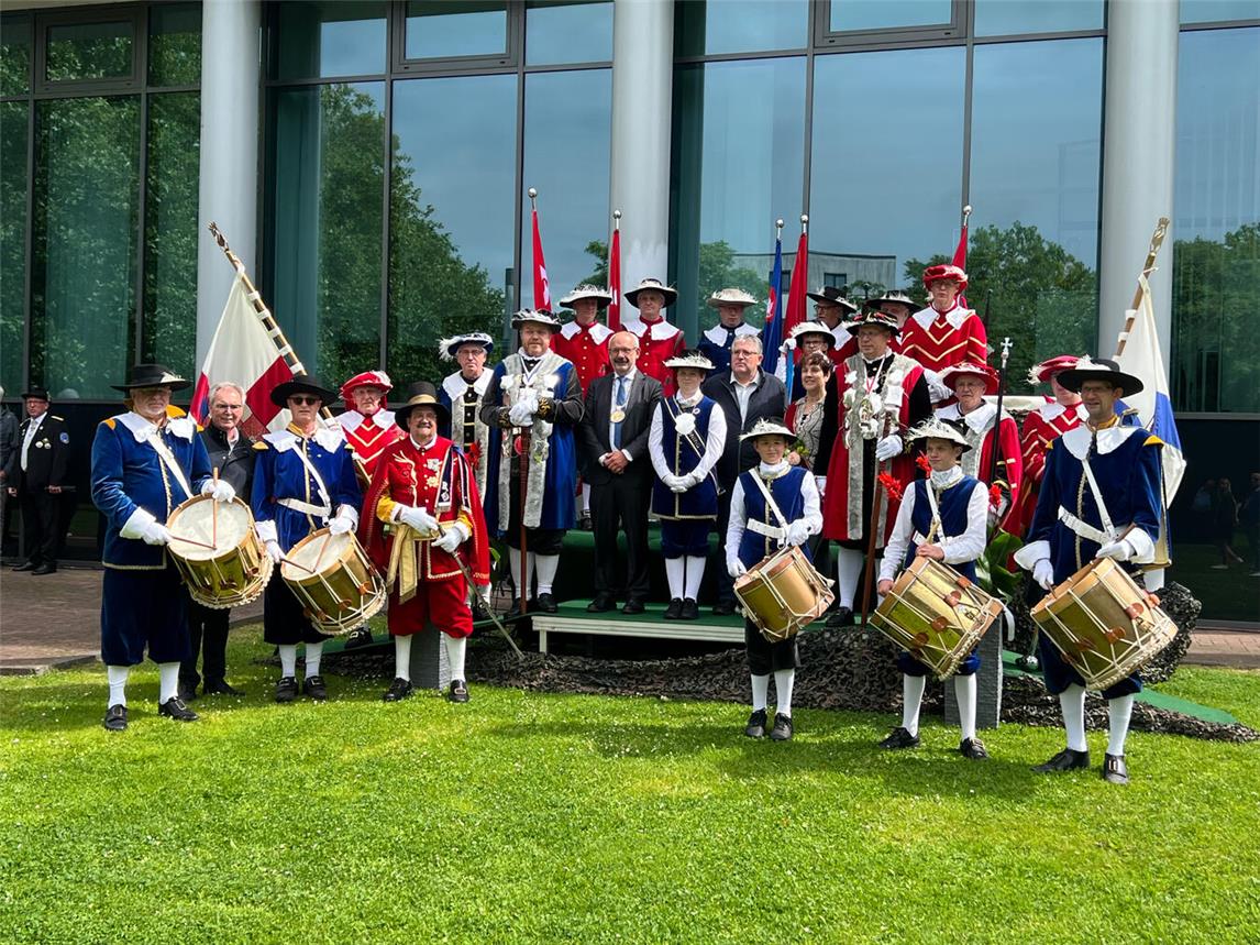 Farbenfroh ist die Kostümierung der Schützengilden. Foto: Stadt Kleve