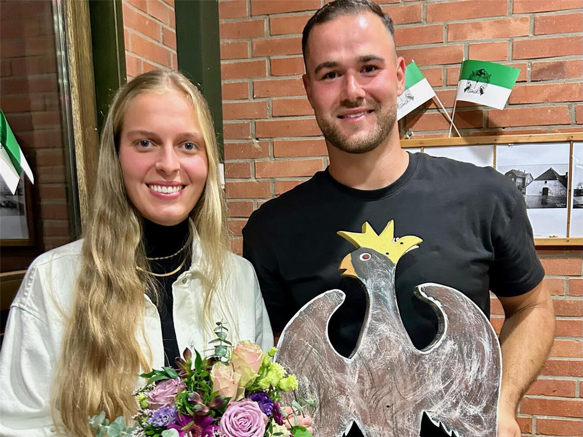 Felix Witzke hat beim Königschießen das glücklichste Händchen gehabt und sich gegen seine Mitbewerber durchgesetzt. Er wird am Sonntag mit seiner Freundin Raphaela Mattijssen proklamiert. Foto: Schützen