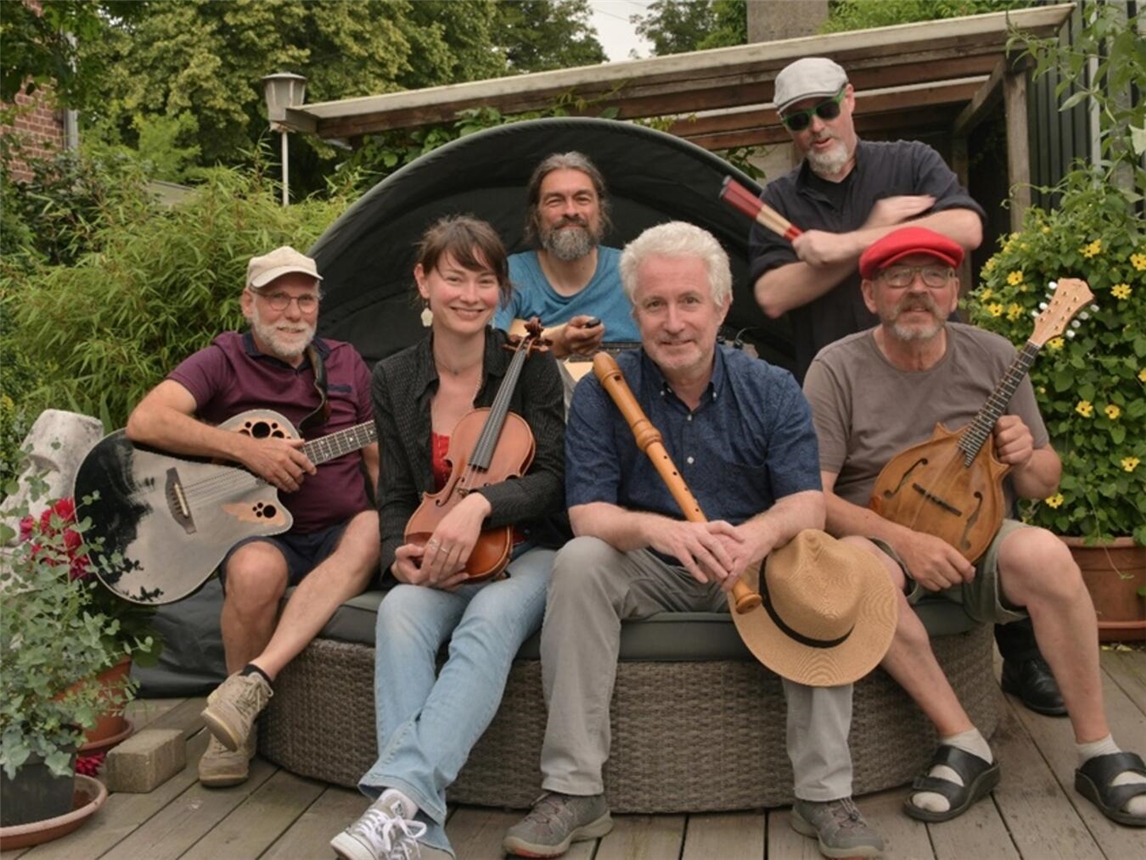 „Folkmusik aus Irland und von anderswo“ ist das Motto von Lizzy’s Cocktail. Foto: Lizzy‘s Cocktail