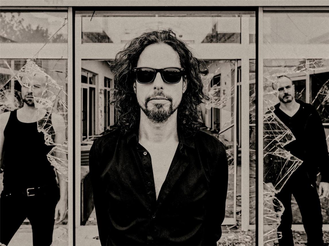 „Forced To Mode“ rocken am 21. August die Bühne des Burgtheaters. Foto: André Müller