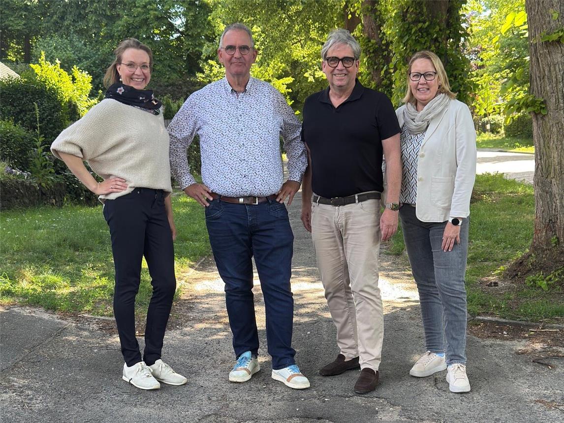 Fordern eine Lösung für die Lindenallee: (v. l.) Nina Straver, Horst Derksen, Guido Heuvelmann und Sandra Bongers. Foto: CDU Elten