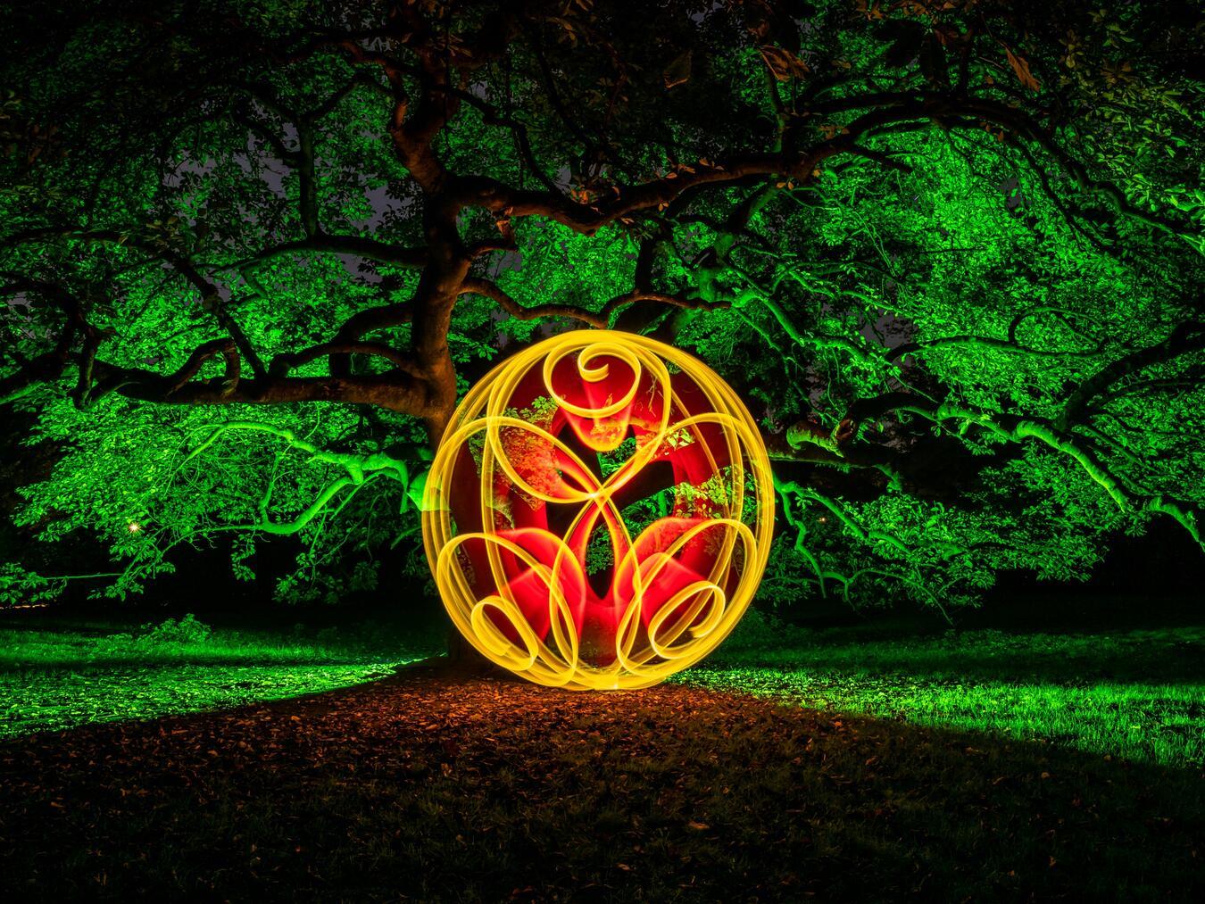 Fotokunst mit Taschenlampe bietet das Remix beim Lightpainting-Workshop in den Herbstferien. Foto: Olaf Schieche/zolaq_lightart