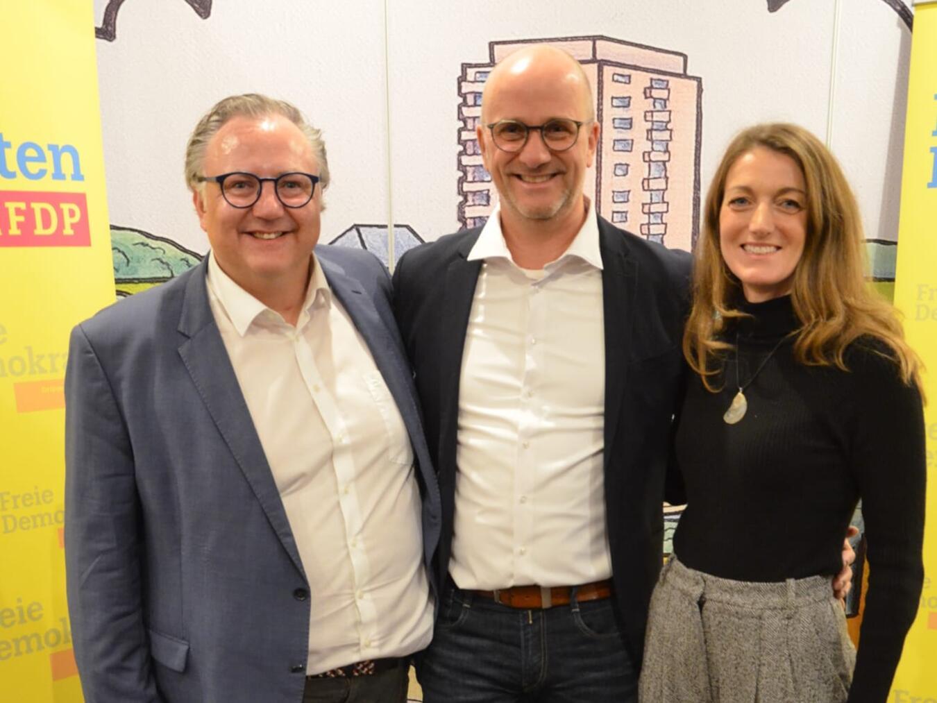FDP Goch setzt auf Neustart Fraktionsvorsitzender Michael Thissen, der gewählte Burgermeisterkandidat von FDP und CDU Stephan Luyven und die neue Ortsvorsitzende der Gocher FDP Maria Feith-Kuballa. Foto: privat