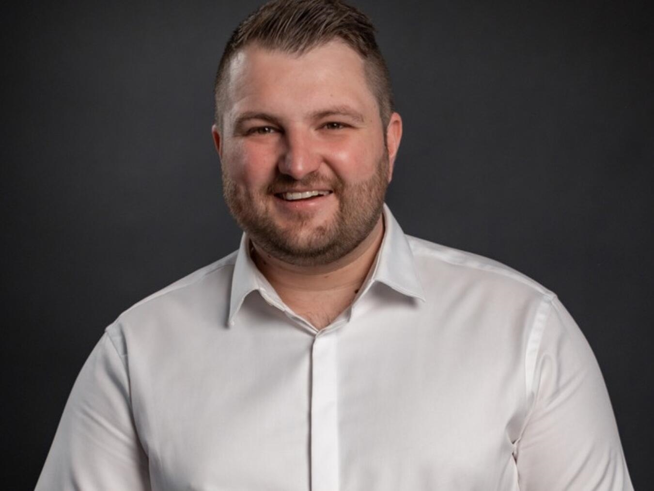 Freddy Paul ist seit dreieinhalb Jahren Fraktionsvorsitzender der CDU in Alpen und zugleich seit 2022 Bezirksvorsitzender der Jungen Union Niederrhein. Foto: CDU