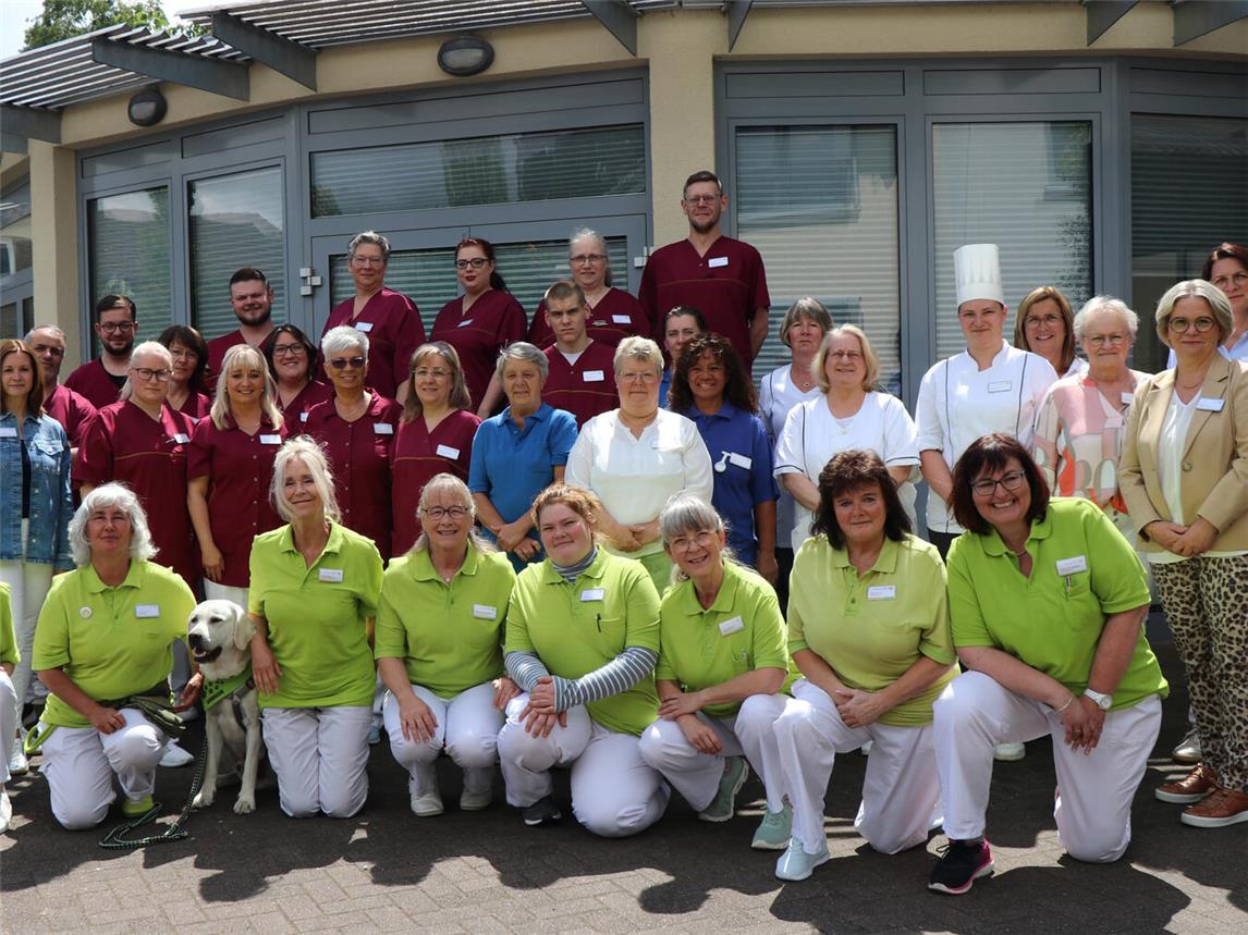 Freuen sich auf das Sommerfest: Die Mitarbeiter der Seniorenresidenz in Kranenburg. Foto: privat