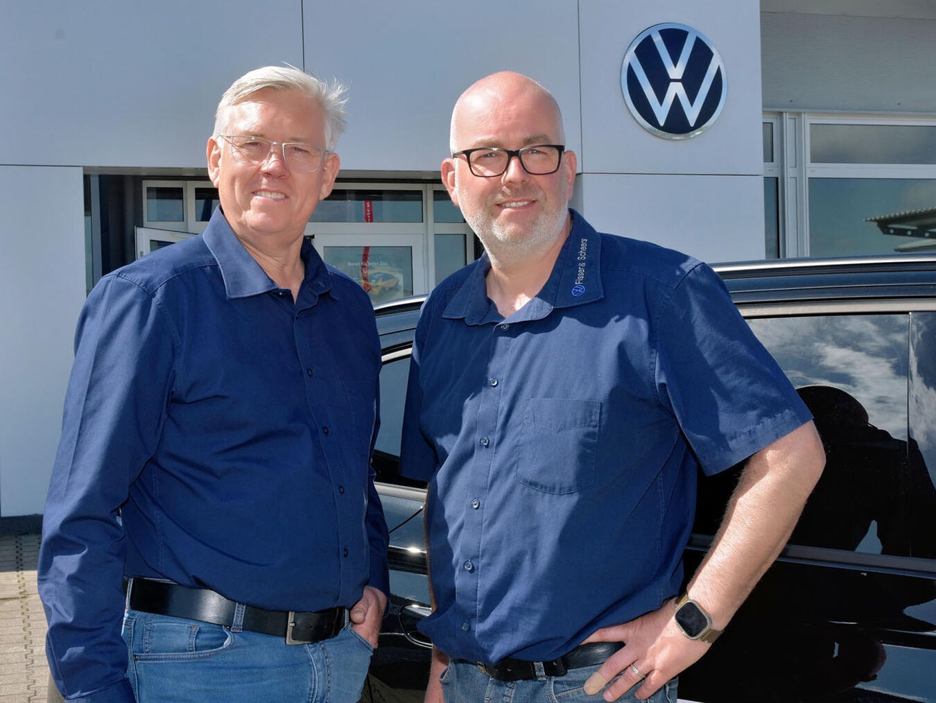 Freuen sich auf den 13. Juni: Dirk Fisser (l.) und Ralf Scheers haben für die Wiedereröffnung in Bedburg-Hau, die mit dem „Energy Day“ von VW zusammenfällt, alles vorbereitet. NN-Foto: Rüdiger Dehnen