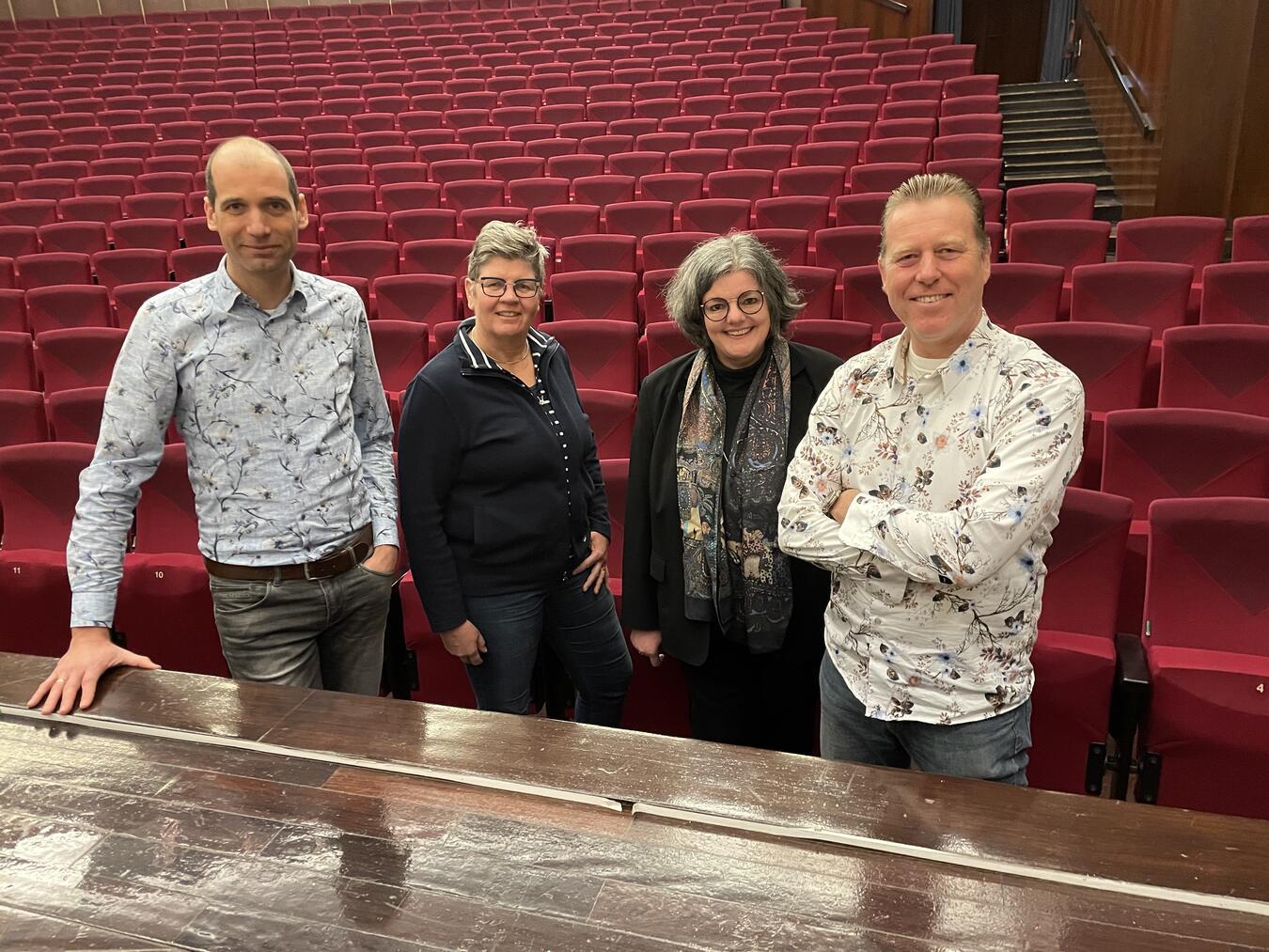 Freuen sich auf den Dirigentenwettbewerb im April: Tim Terhorst (Stadtverwaltung), Christa van Dee, Andrea Joosten (Kulturbetriebe Emmerich) und Dirigent Robert Wijnands. Foto: Stadt Emmerich