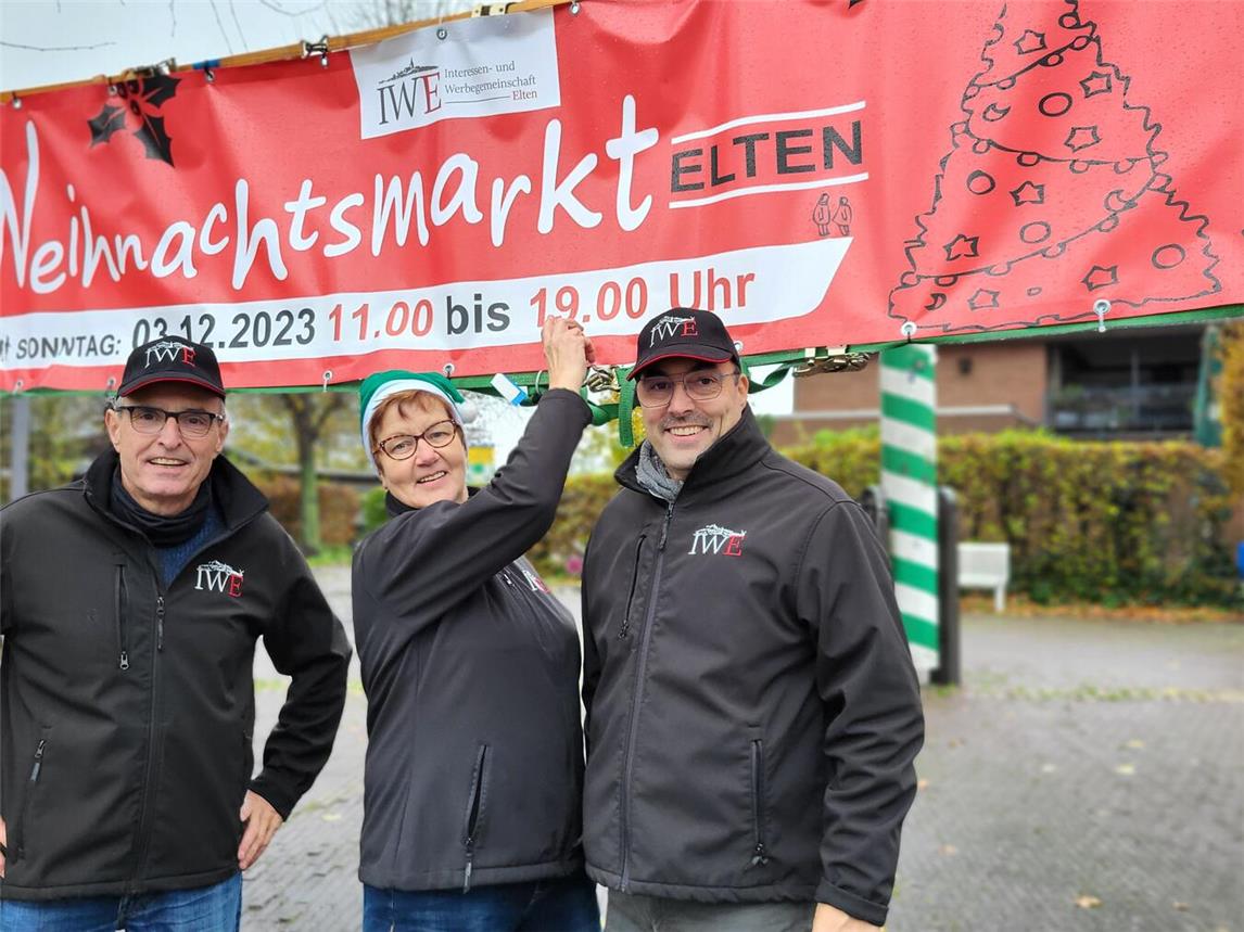 Freuen sich auf den Weihnachtsmarkt rund um die Eltener Kirche: (v. l.) Walter Bröder, Hettie Hülkenberg und Rainer Elsmann von der IWE. NN-Foto: MB