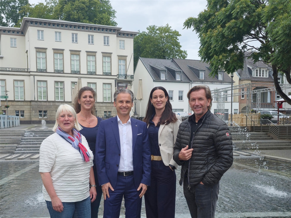 "Sponsoren und WTM-Team freuen sich auf die 3. Schwanenstadtsause: Jochen Koenen, Julia Koppetsch, Christoph Thyssen, Verena Rohde, Nicole Pauls."