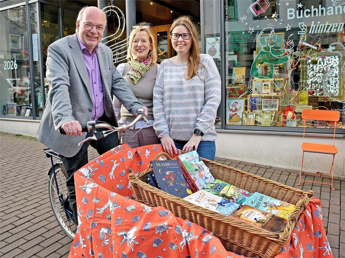 Freuen sich auf die nächste Lesekönig-Runde in 2026 (v.l.): Ludger Braam, Sigrun Hintzen und Sabrina Peters. NN-Foto: Rüdiger Dehnen