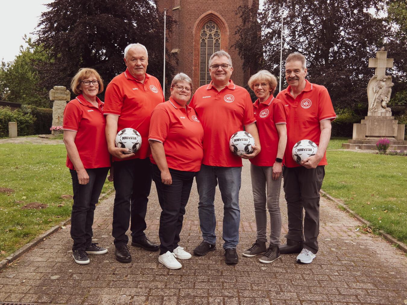 Freuen sich auf die Sommerkirmes in Pont: (v.l.n.r.) Maria Risch, Heinz Risch, Birgit Linder, Andreas Linder, Birgit Bollack und Lutz Bollack.Fotos: privat